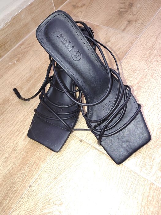 Сандали на висок ток, нови