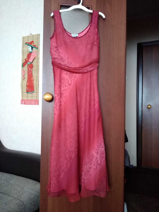 Красивое платье 44