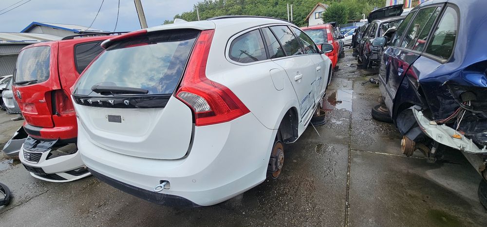 Capota motor volvo V60 1.6 TDCI euro 2013