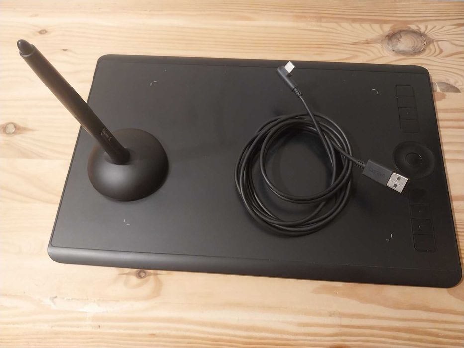 Графичен таблет Wacom Intuos Pro Medium - PTH-660-N
