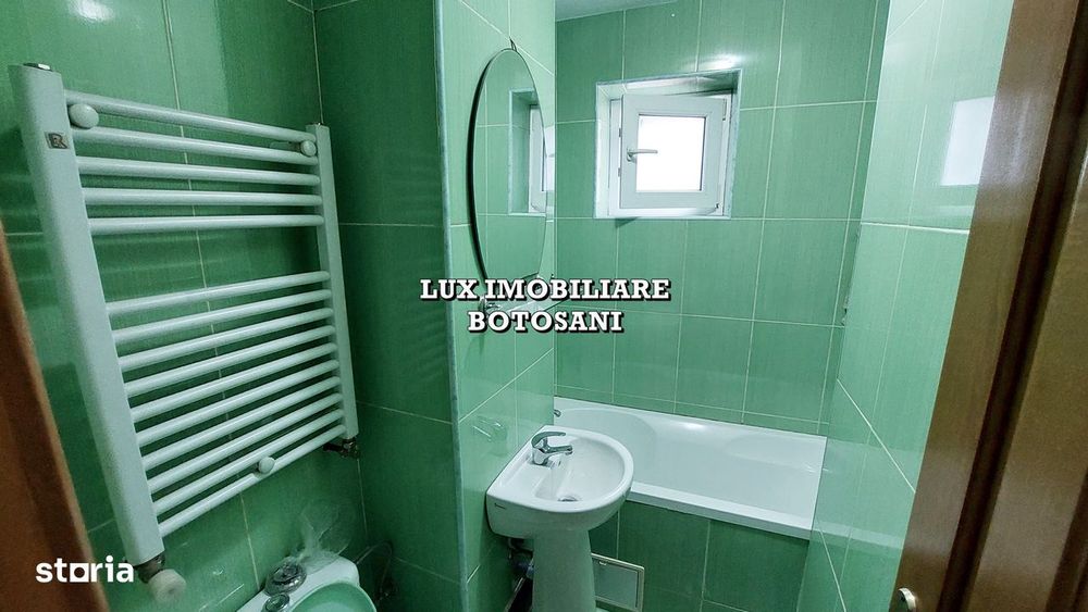 Apartament 3 camere, zona Primaverii, etaj 2