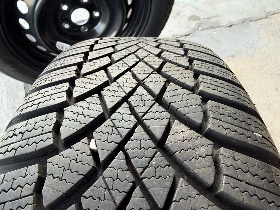 4бр. ПОЧТИ НОВИ Зимни Гуми 215/60R/17 -BRIDGESTONE/DOT:2324- С 17” Железни Джанти 5х114.3 за -TOYOTA/LEXUS/SUZUKI- 6.5Jx17H2, ET35