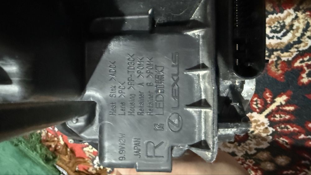 Фары на Lexus ES 300h