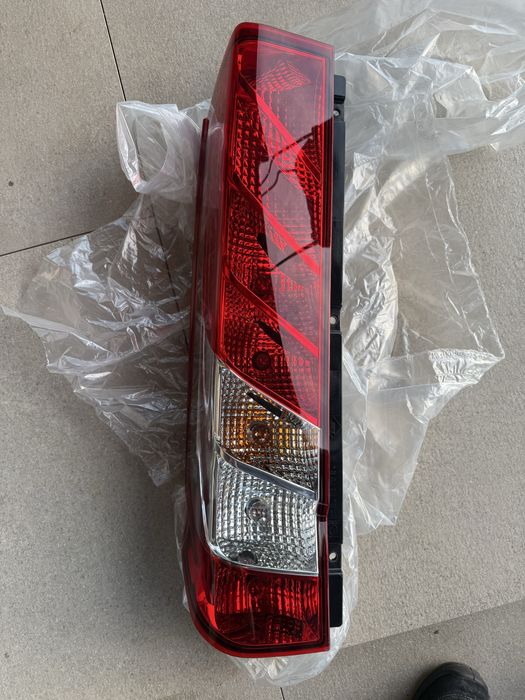 Lampa stanga spate iveco