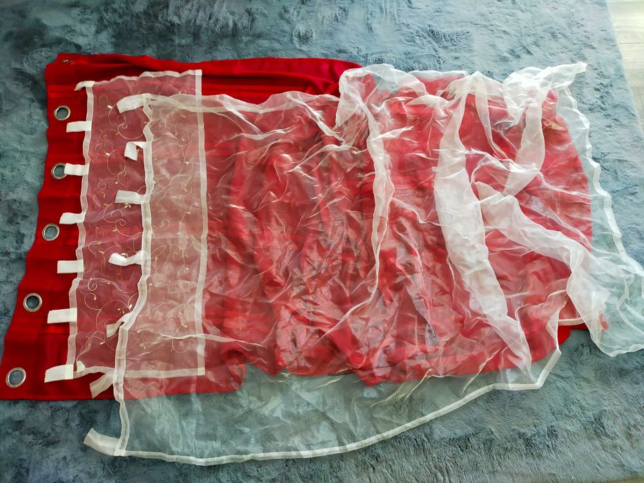 Draperie cu perdea și margine bățoasă de draperie