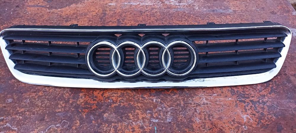Предна Решетка AUDI A4 2003