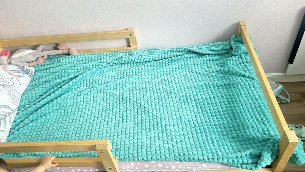 Кровать для детей и подросток .