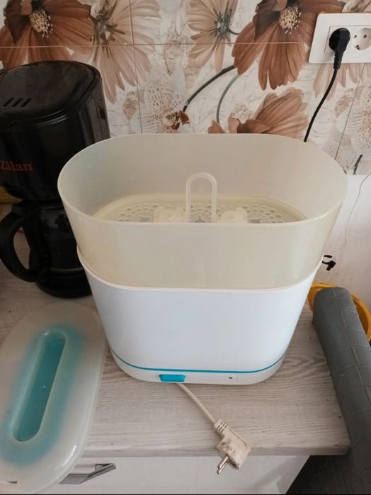 Sterilizator de biberoane