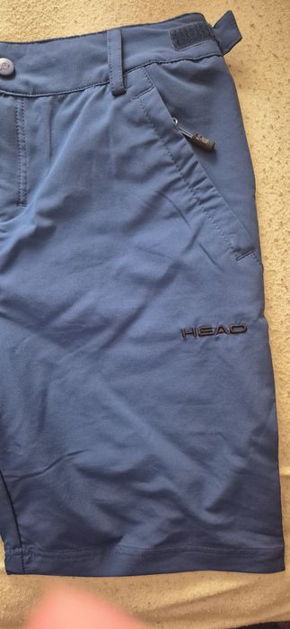 Vand pantaloni scurti firma head.