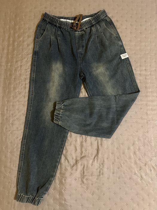 Чисто нови дънки