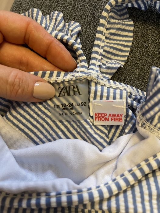 Vand lot costum baie fetita