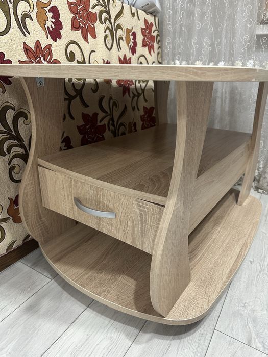 Журнальный столик