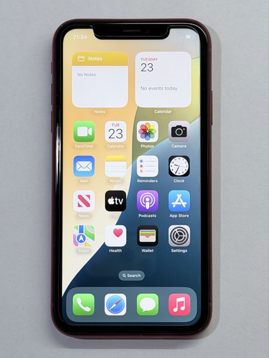 iPhone XR Red 93% battery