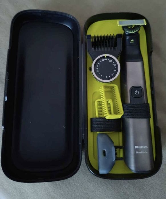 Aparat de tuns barba PHILIPS OneBlade Pro QP6550/15, Litiu-Ion, Acumulator, Autonomie 120 min, Umed si uscat