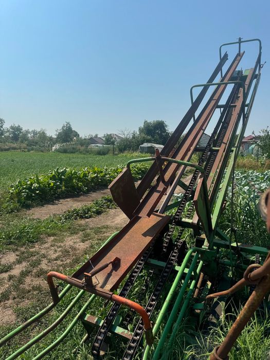 Vând Încărcător baloți dreptunghiulari.  Căldărăști