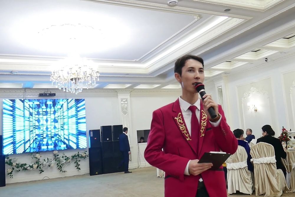 Асаба - тамада,  шара жүргізушісі