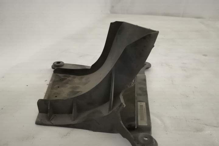 Deflector Aer Stanga Spate Original In Stare Buna Mercedes-Benz  AMG G