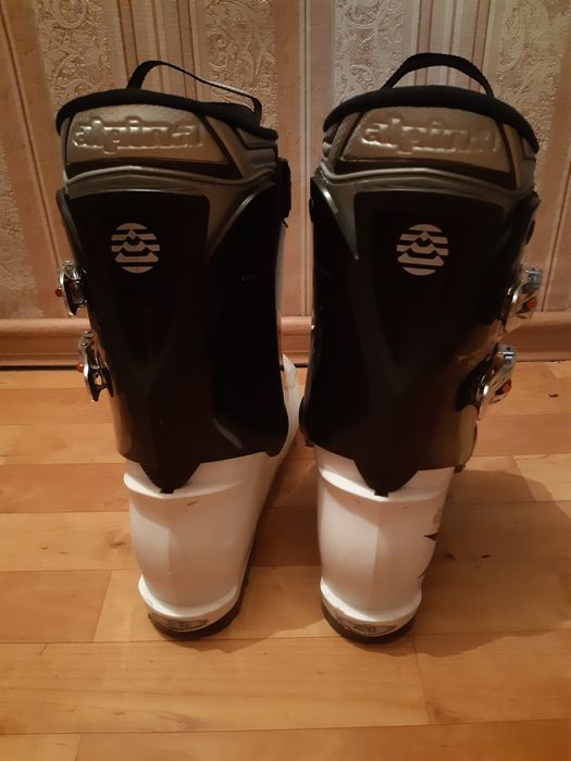 Ботинки горнолыжные