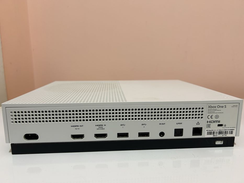 Xbox OneS 1 TB impecabil