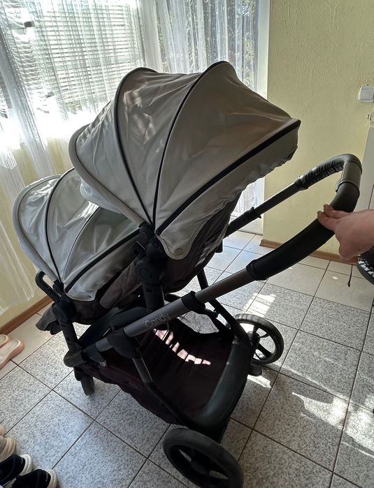 Продавам количка за близнаци или породени деца Icandy