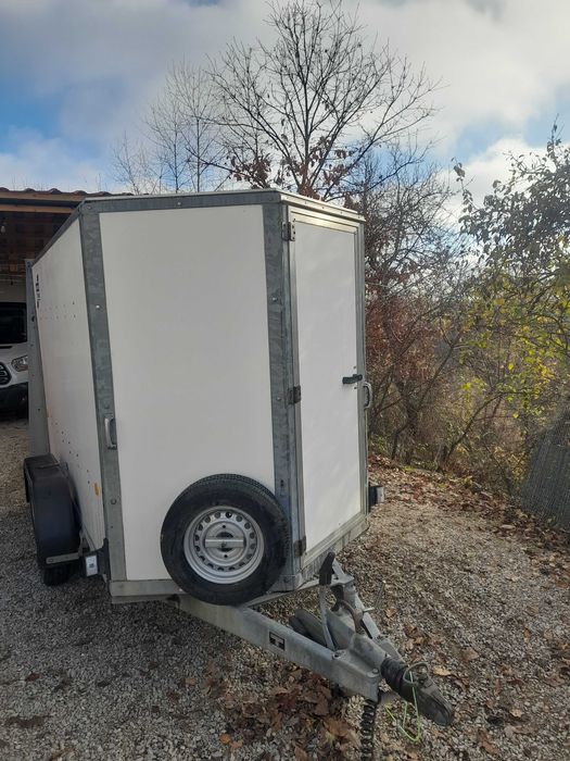 Затворено Ремарке 2700кг. Ифор Уилямс Iford Williams.
Модел BV105G