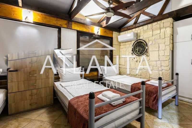 Продава се Къща в к.к. Златни пясъци - 320 кв.м за 1235 €/кв.м - Снимка #3