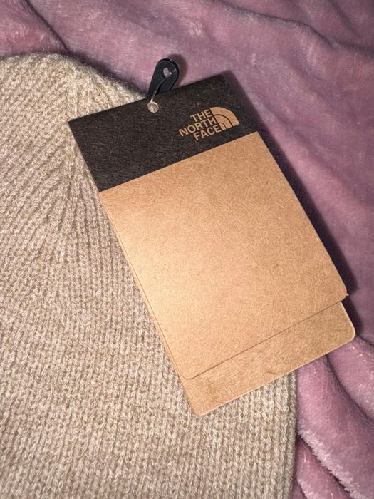 Căciulă The North Face Bej Dungi nouă nepurtată