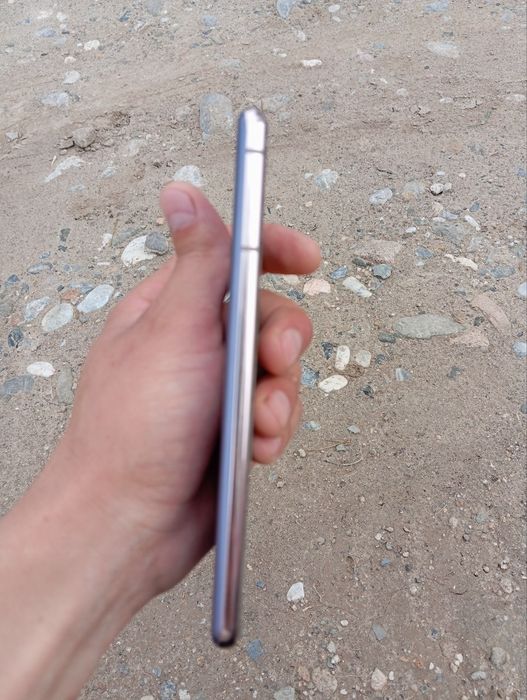 Samsung S21 bitta Smkartalik kareski. Aybi yuq