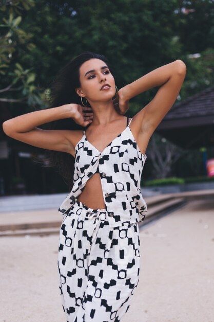 Дамски комплект HM панталон, блузка , потник размер 34. / XS