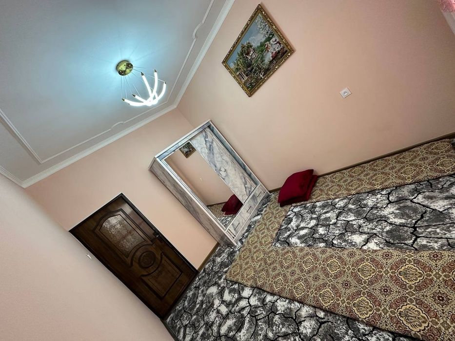 Сдаётся 3х ком квартира на 4этаже Семье ,ор:6 мкр,Омад