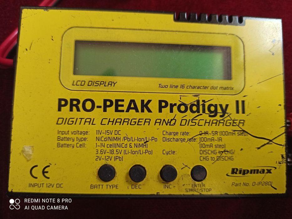 Încărcător digital  acumulatori