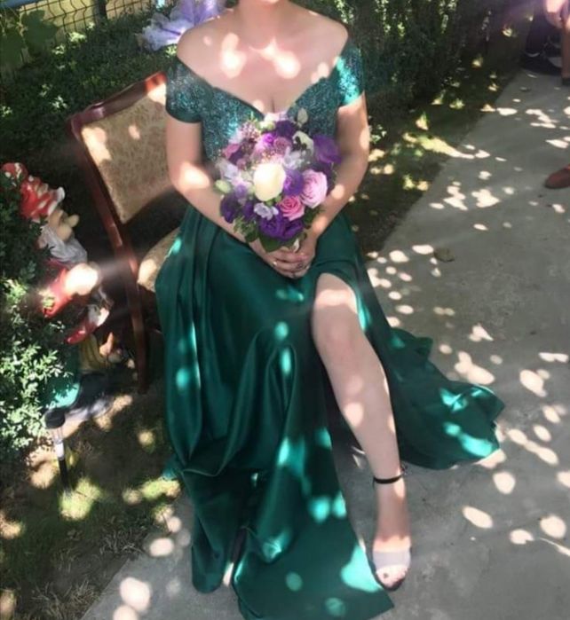 Vând rochii (set mama-fiica)