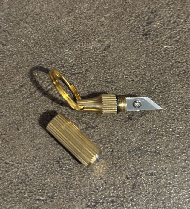 Breloc metalic deosebit