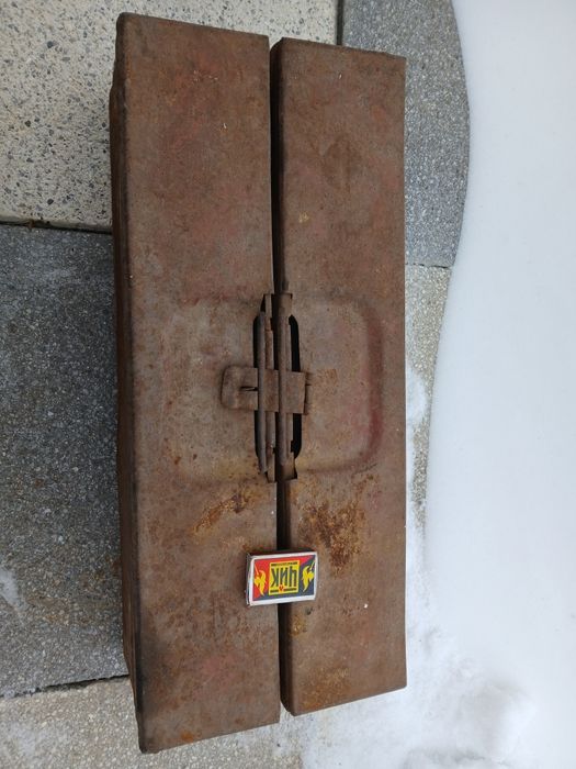 Канистра под топливо.