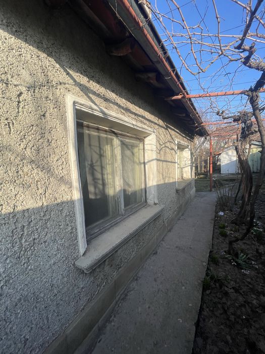 Продавам къща гр.Свищов