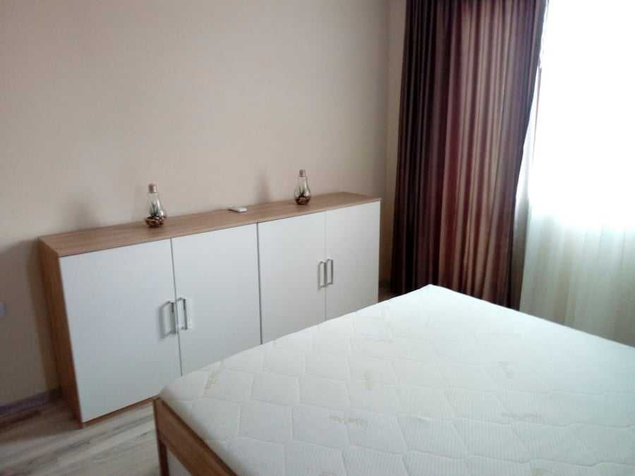 Дава се под наем Двустаен апартамент в Бургас, Лазур - 70 кв.м за 385 € - Снимка #5