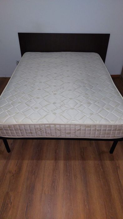Pat 200/200 si Somiera metalica +saltea 140/200