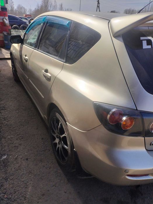 Продам автомобиль Мазда 3