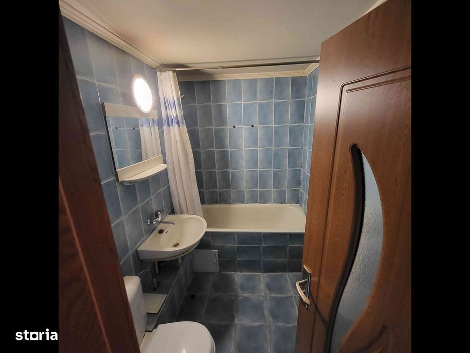 Vand apartament 2 camere în Plopilor