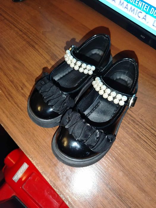 Pantofi negri fetiță mărimea 28