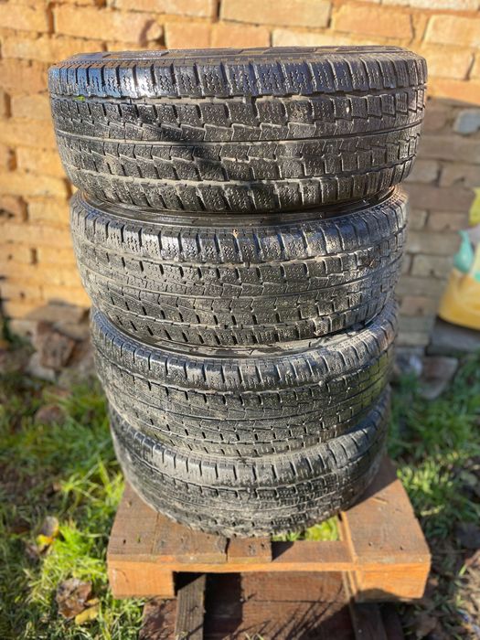 Джанти с гуми 205/65R15C  4 броя Фолксваген Т4