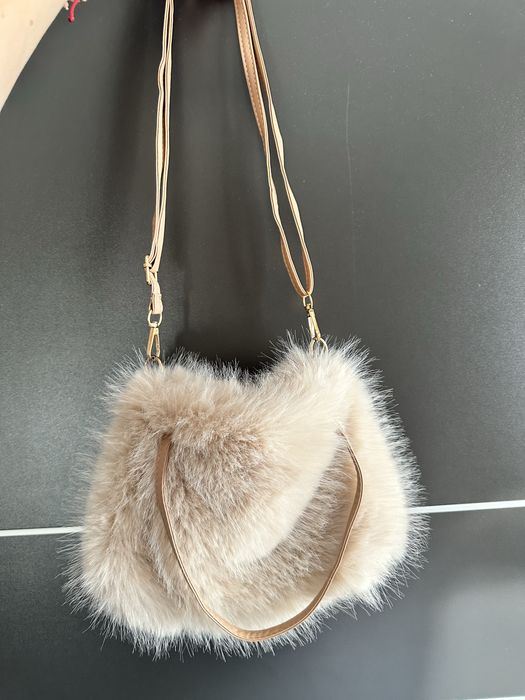 Чанта от изкуствен косъм