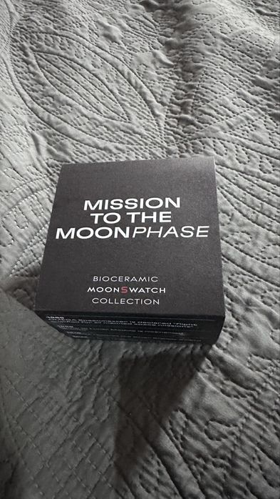 Оригинальные часы Omega x Swatch MoonSwatch