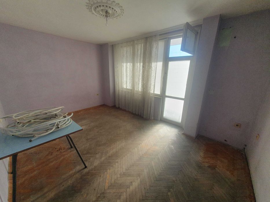 Продава се Тристаен апартамент в Велико Търново, Колю Фичето - 75 кв.м за 1727 €/кв.м - Снимка #1