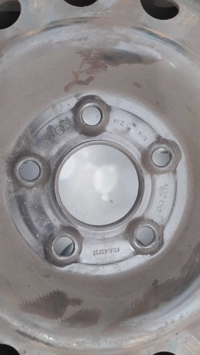 Зимни гуми с джанти 15 цола,от Хюндай,Kia