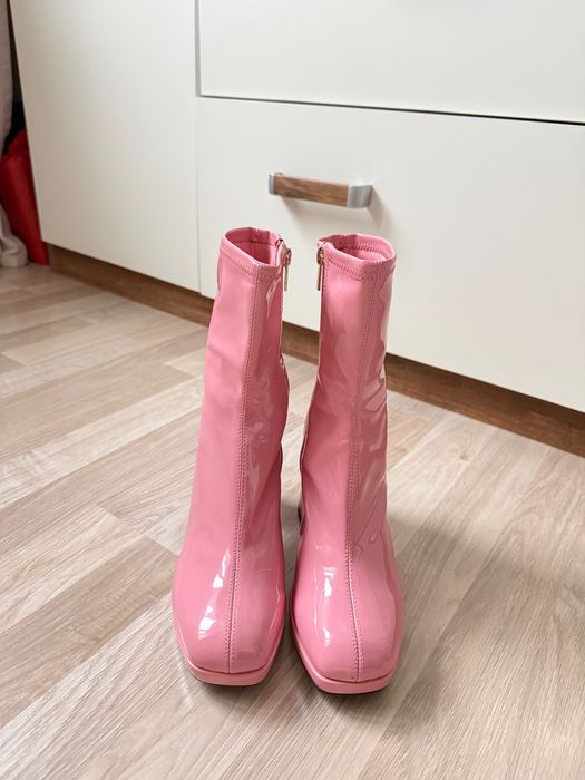 Ghete roz Bershka