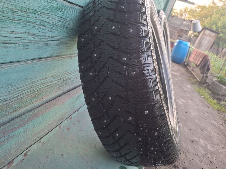 Продам резину на авто