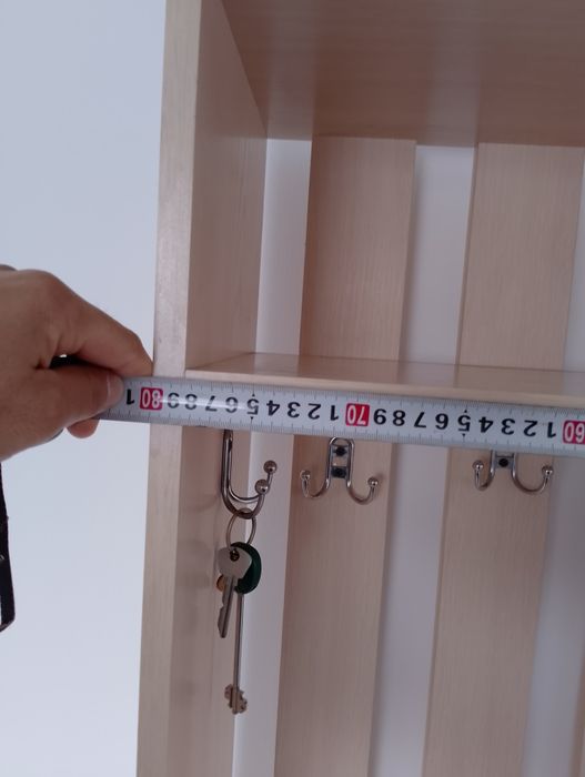 Прихожая с тумбой