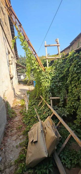 Срочно Чилонзор,Домбрабод махаллада ховли сотилади.