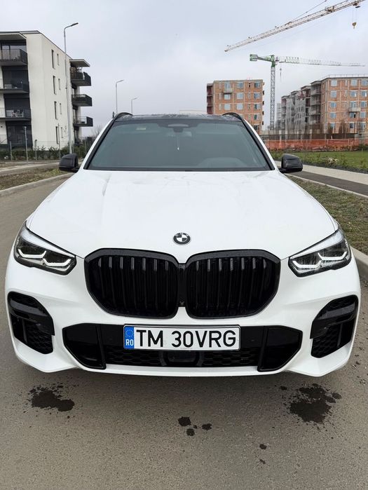 BMW X5 Vând BMW X5, stare impecabilă atât estetic cât și tehnic